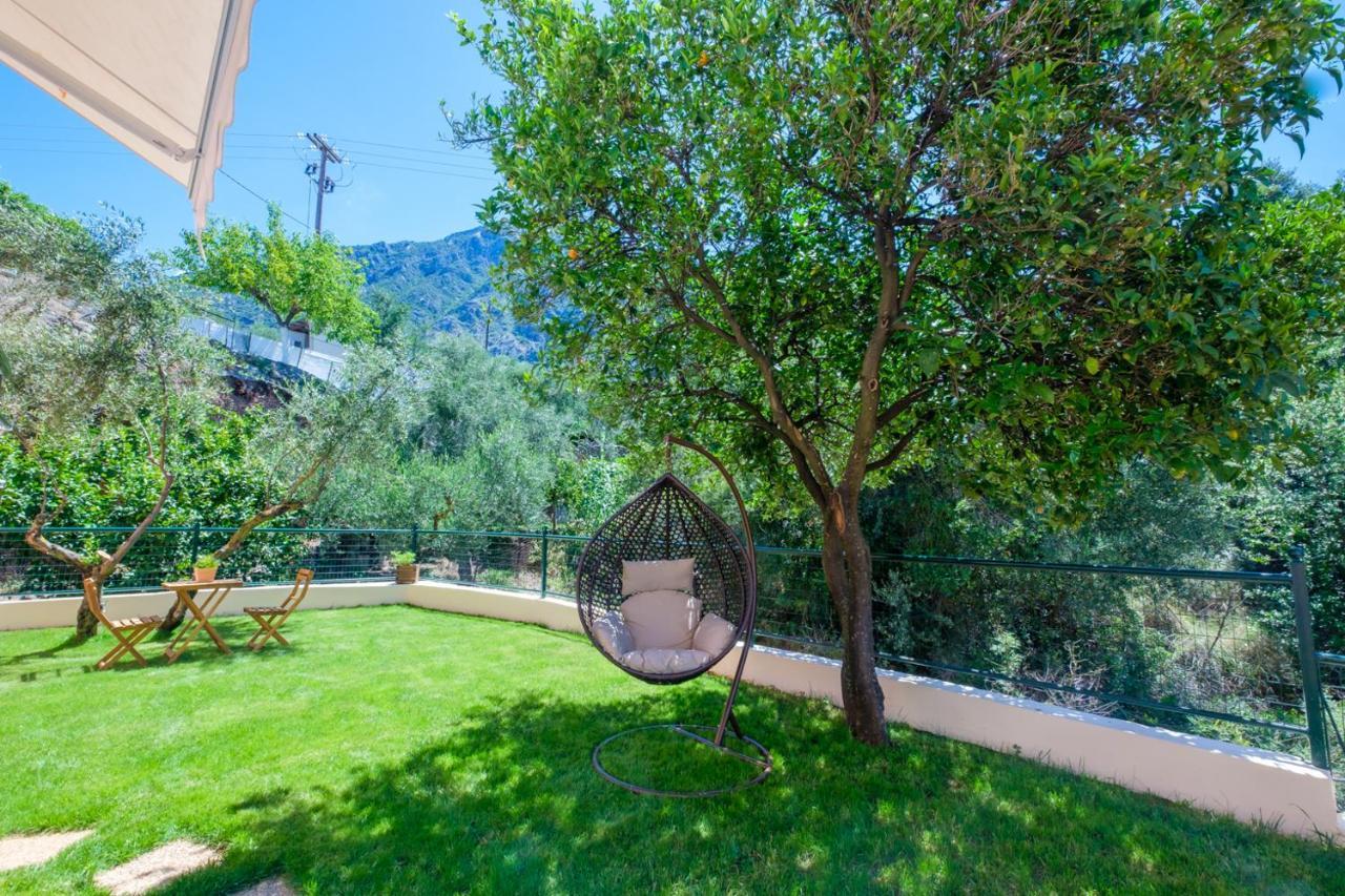 Almyros Aktis Private Garden Apartment Calamata Exterior foto