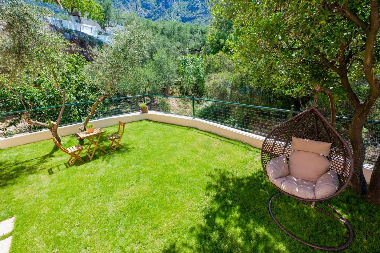 Almyros Aktis Private Garden Apartment Calamata Exterior foto